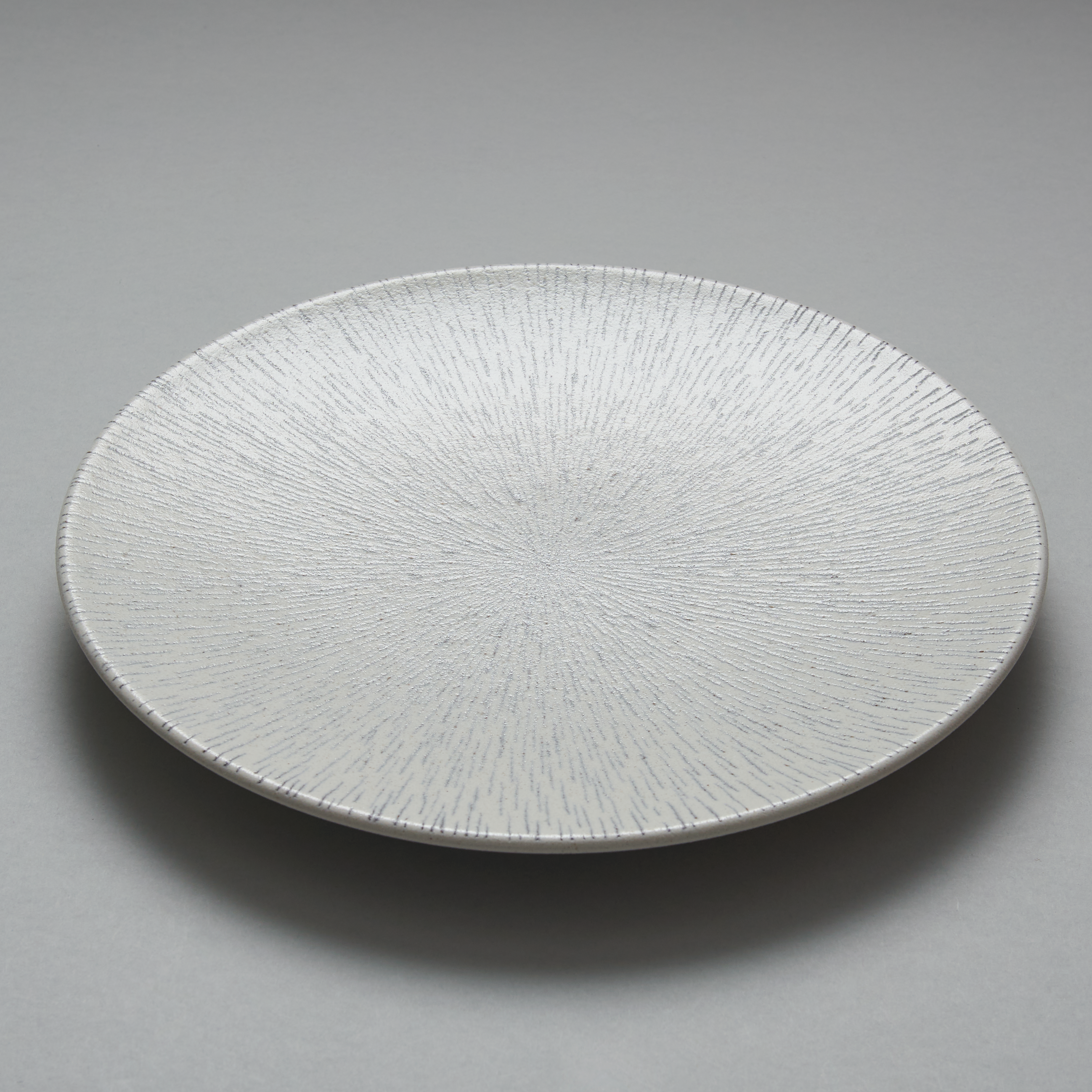 Plate 27.7cm, 27.7cm x 2.7cm