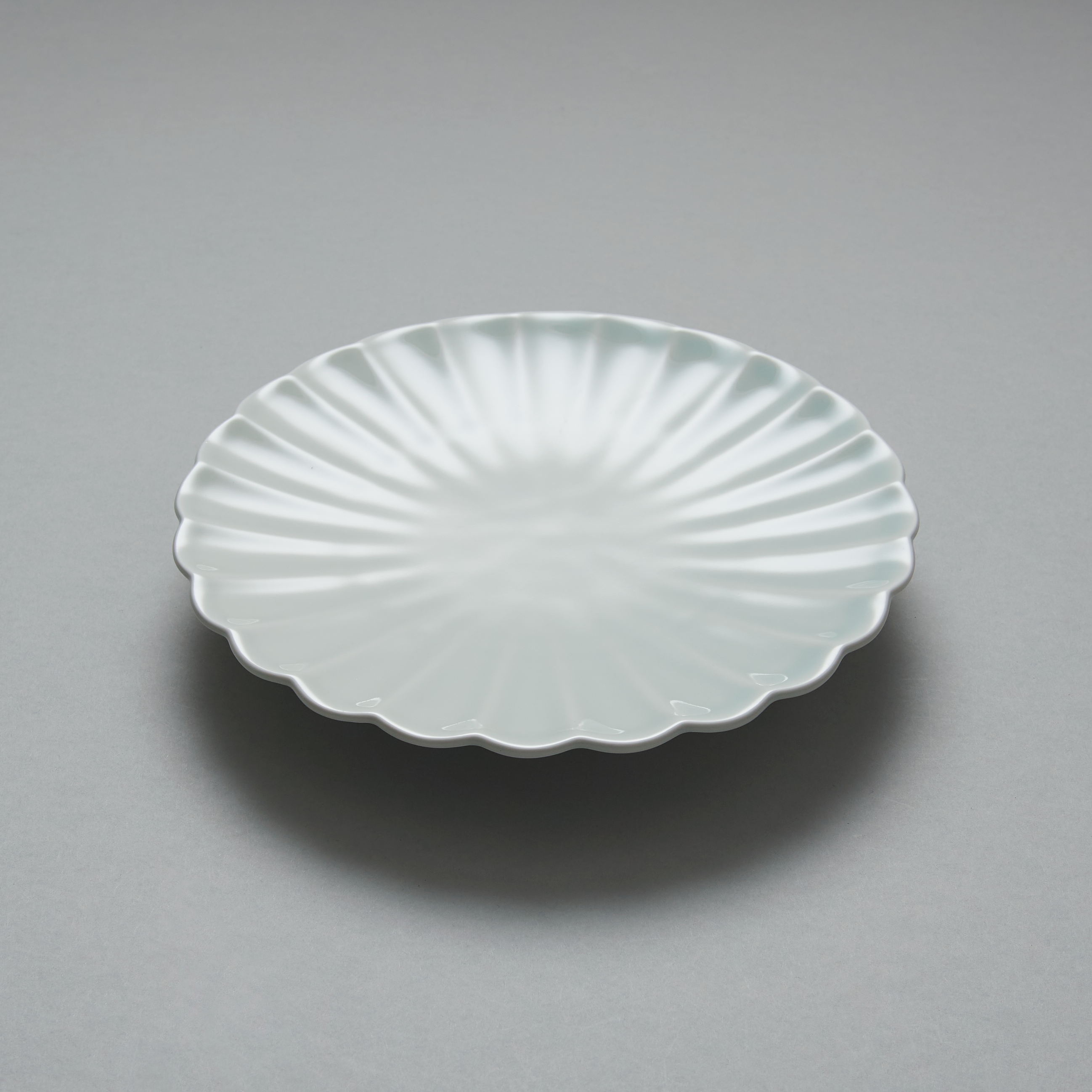Kiku Plate 20cm, 20.3cm x 3.2cm