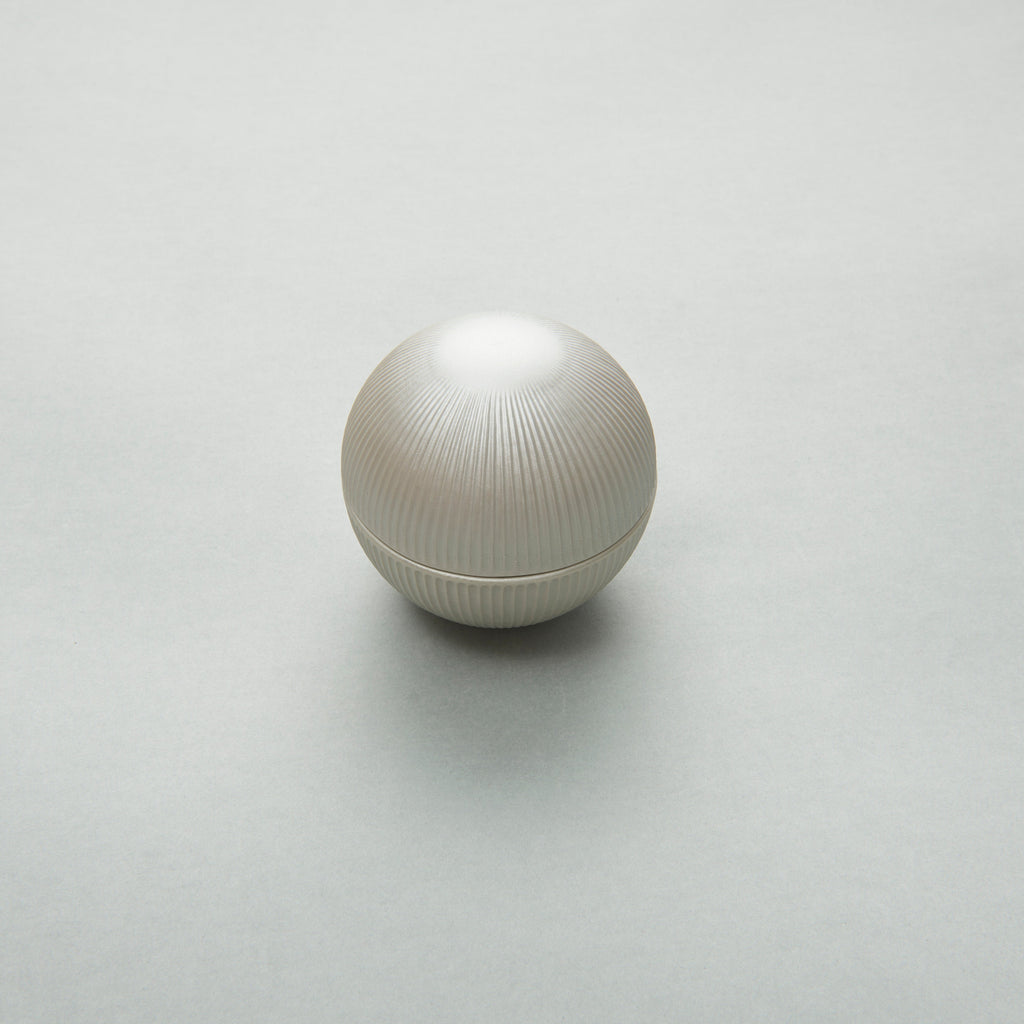 Lidded Bowl Silver, 9.5cm x 8.5cm