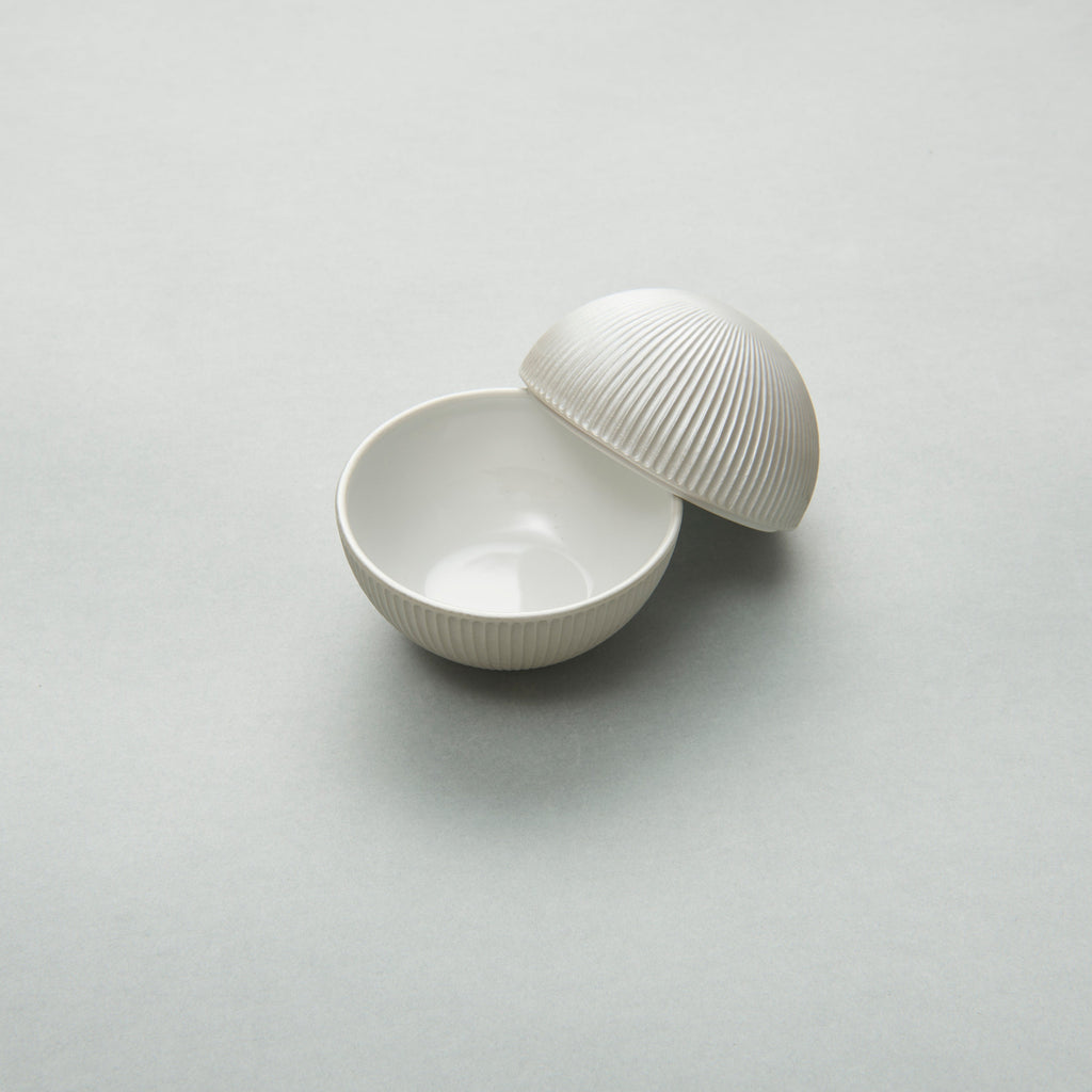 Lidded Bowl Silver, 9.5cm x 8.5cm