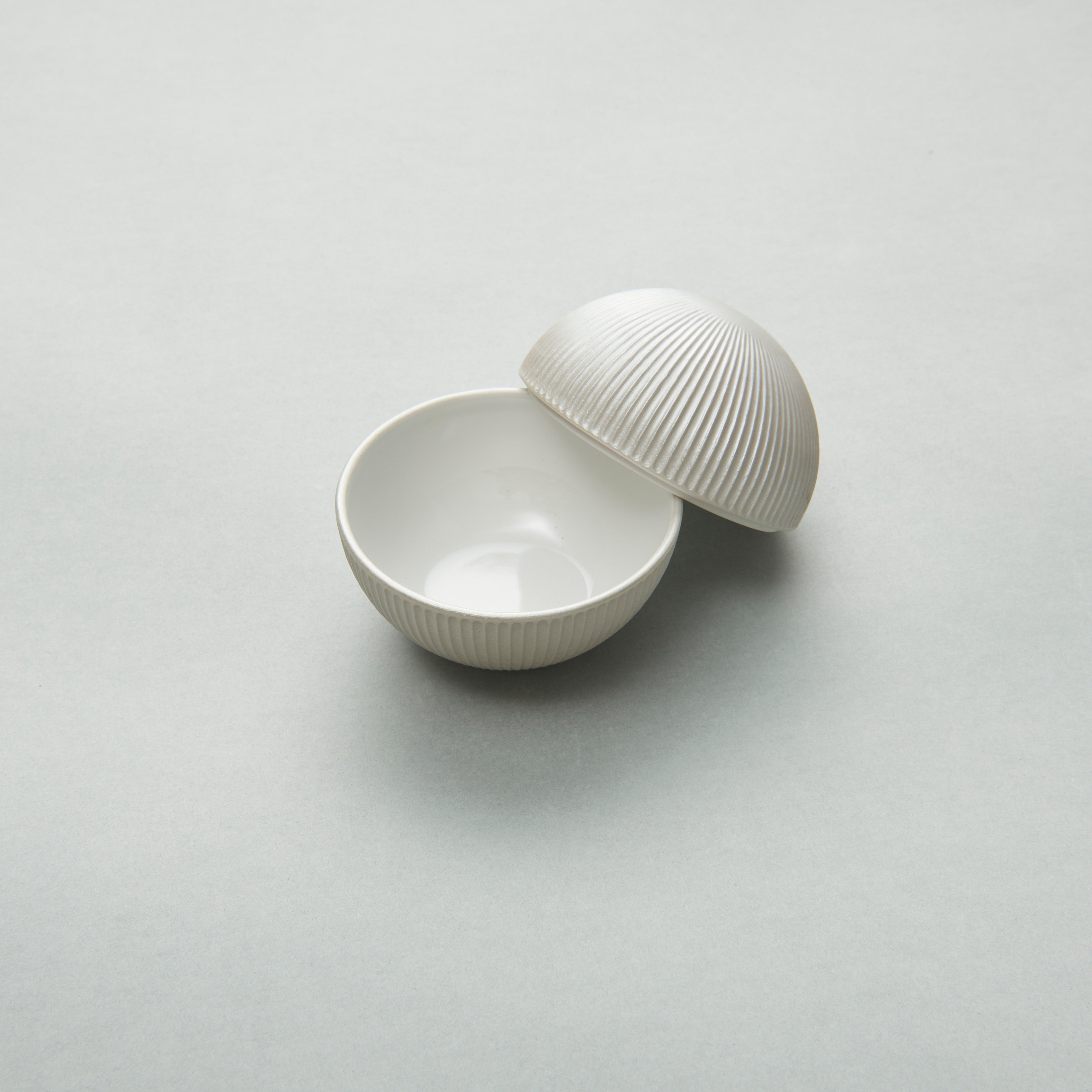 Lidded Bowl Silver, 9.5cm x 8.5cm