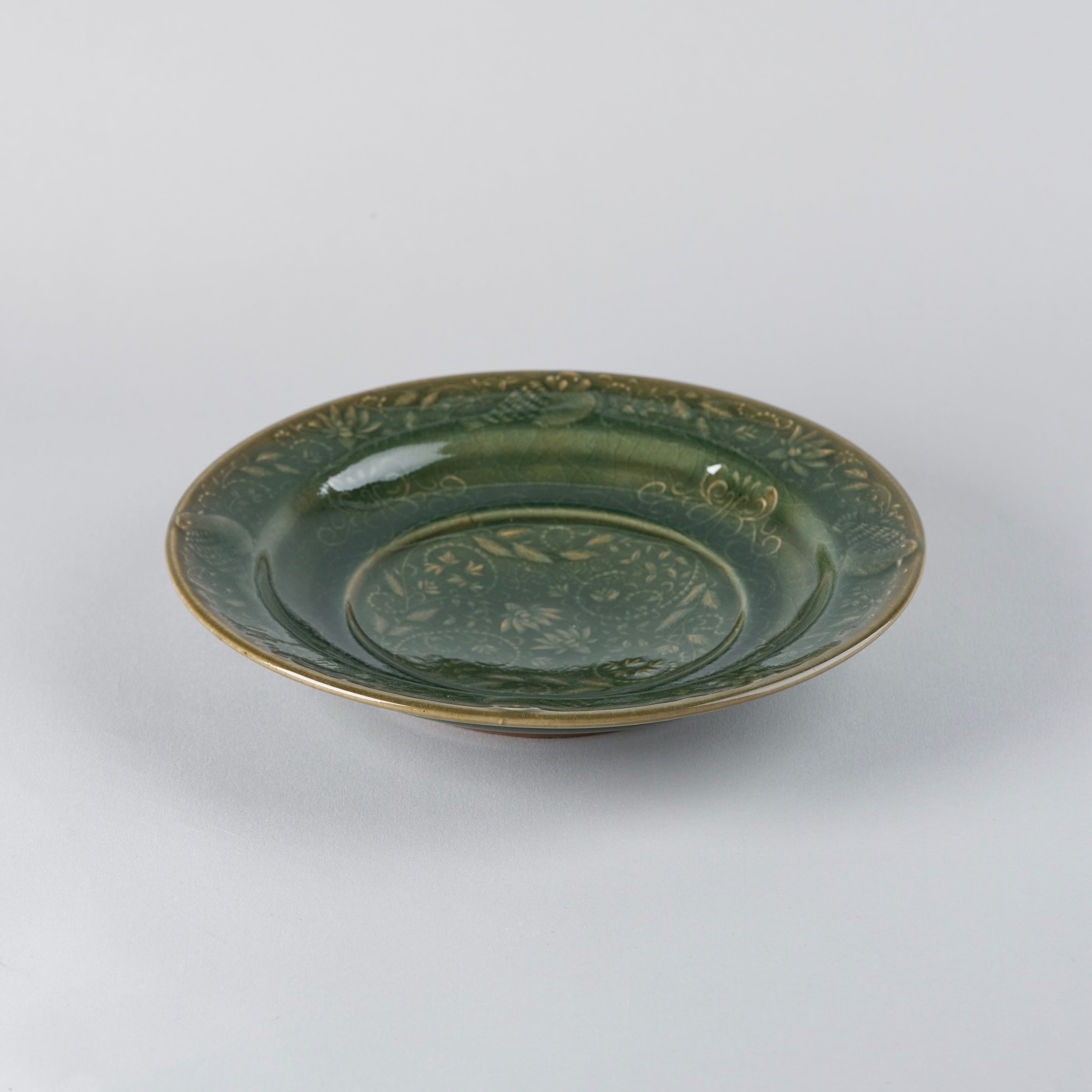 Carved pasta plate, celadon, D225 x H40mm