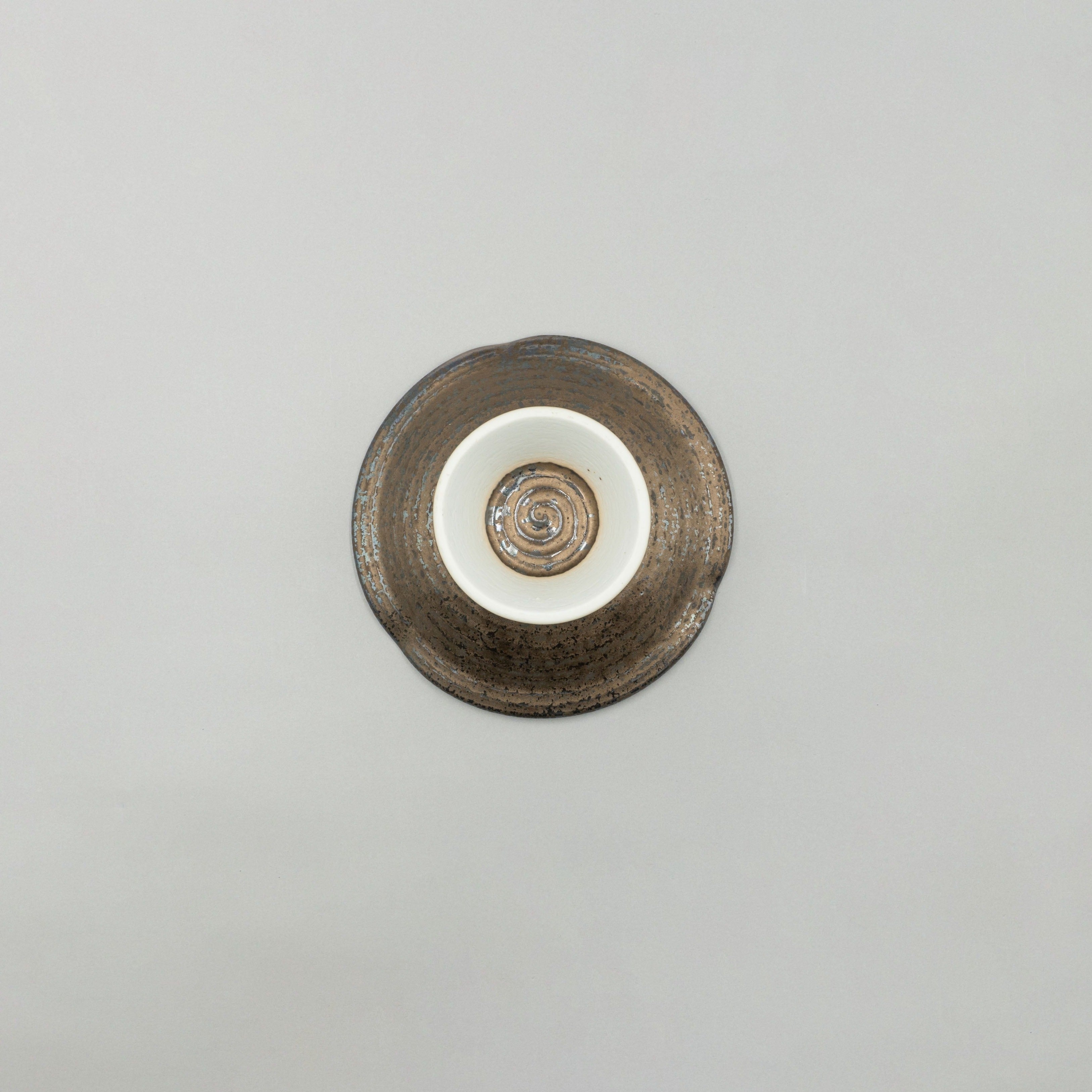 Stand, 16.7cm x 7.5cm