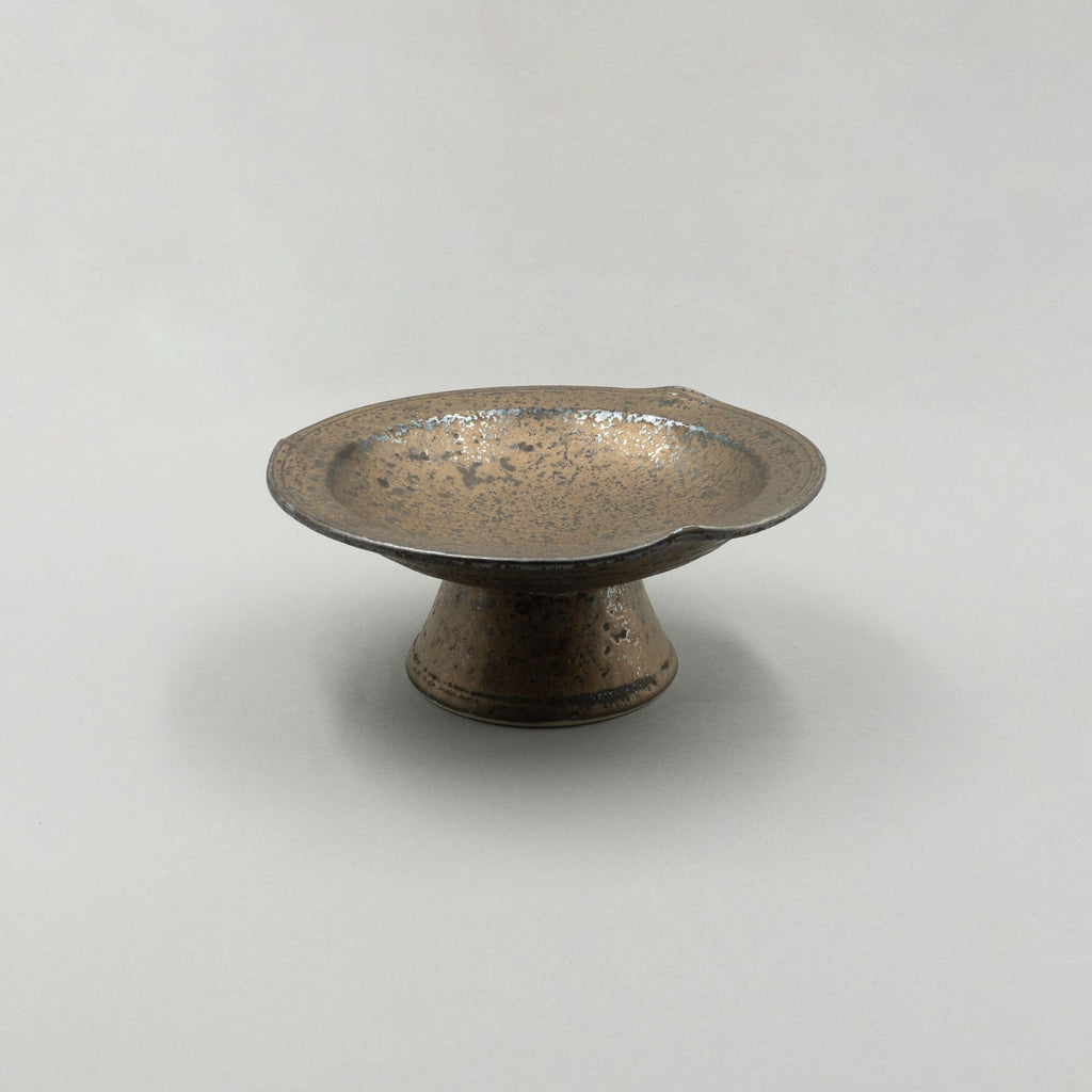 Stand, 16.7cm x 7.5cm
