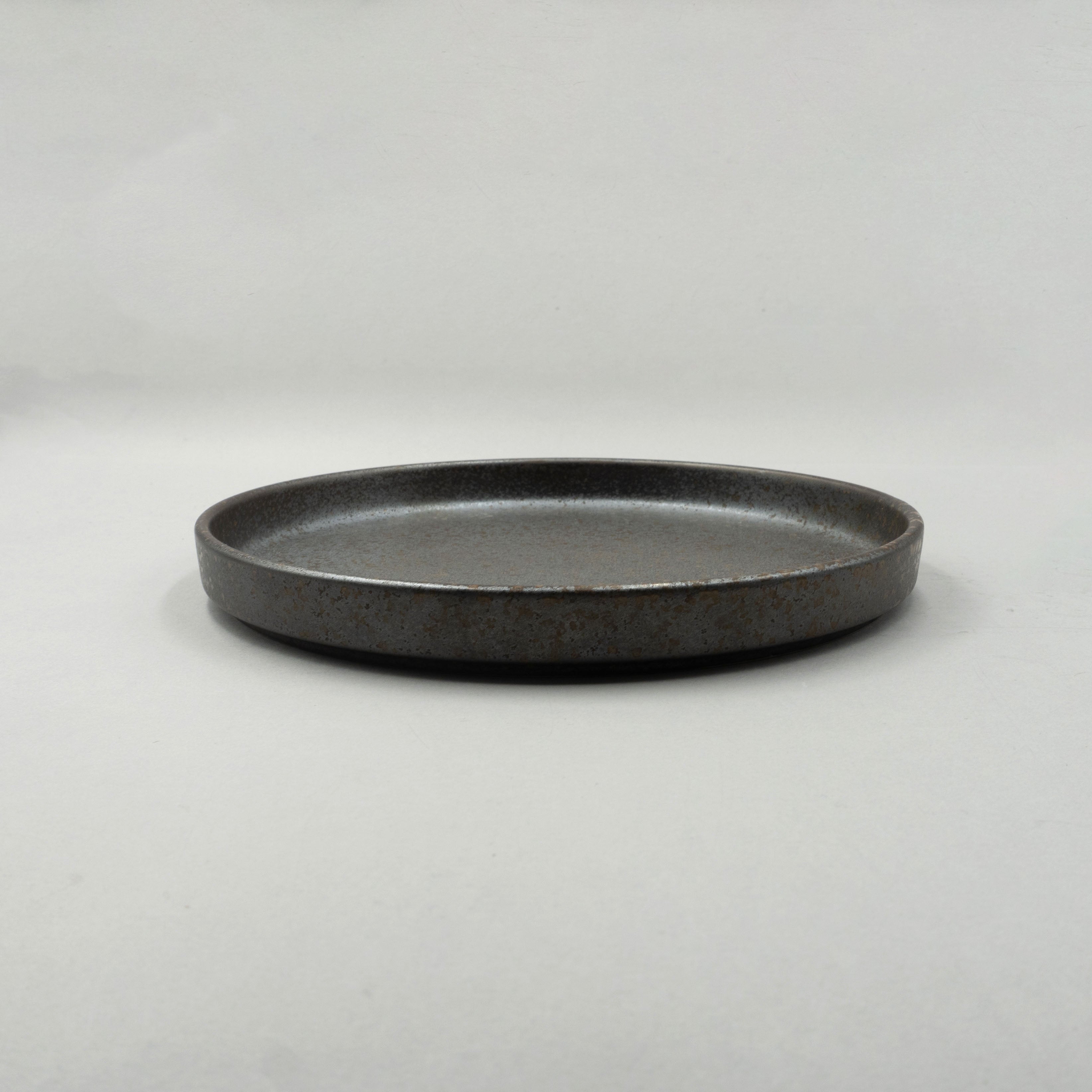 Rim Plate, 23.1cm x H2.6cm