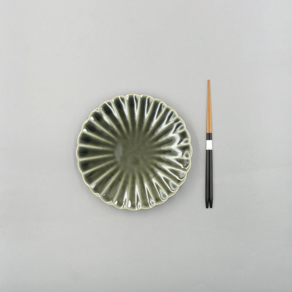 Oribe Kiku Plate 20cm, 20.3cm x 3.2cm