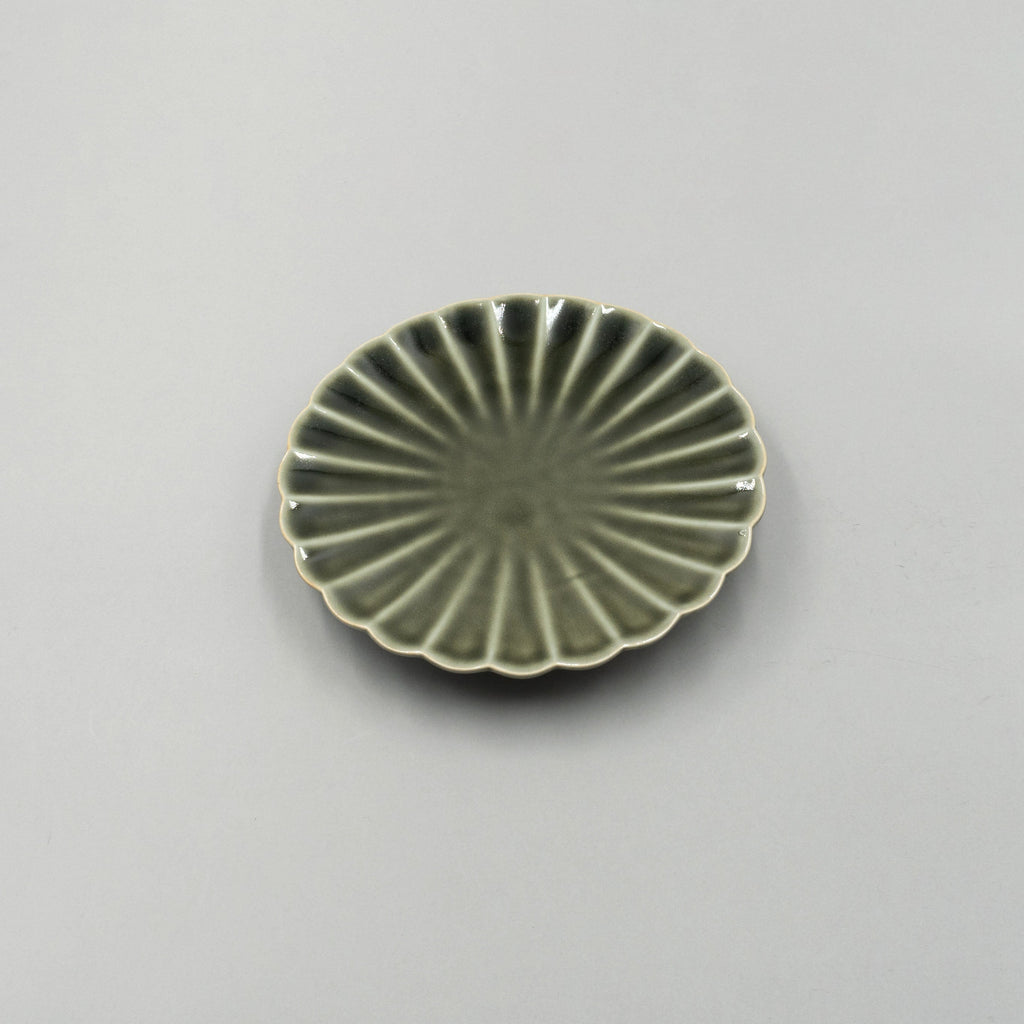 Oribe Kiku Plate 20cm, 20.3cm x 3.2cm