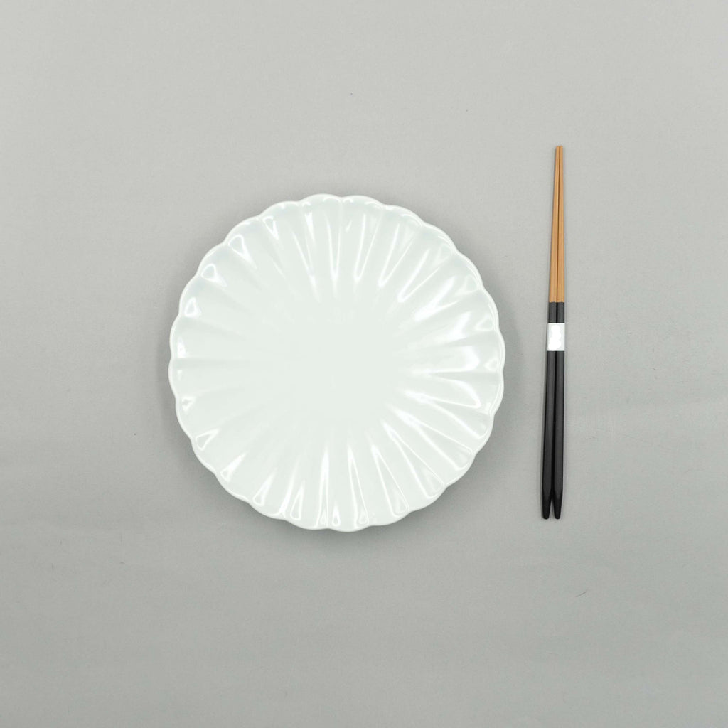 Kiku Plate 20cm, 20.3cm x 3.2cm